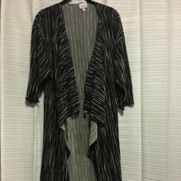 LuLaRoe Tops - Lularoe M Shirley Kimono
